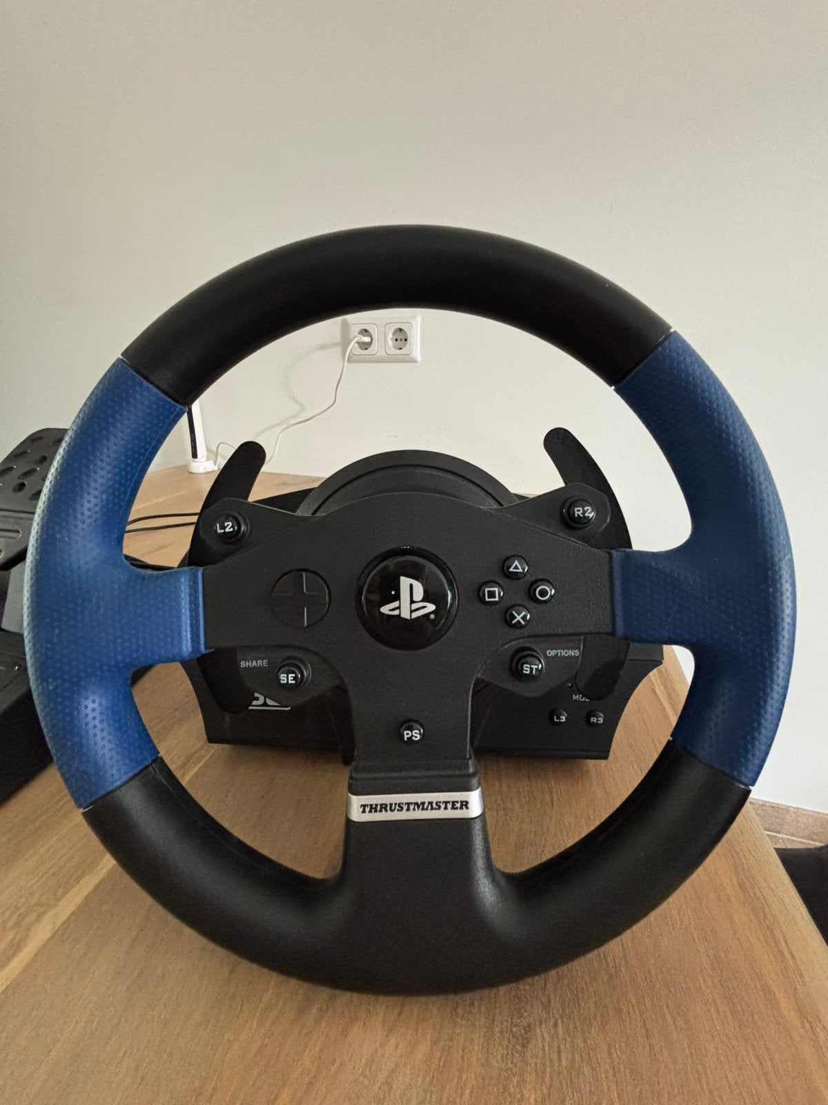 PS4 racestuur T150, Spelcomputers en Games, Ophalen, Zo goed als nieuw
