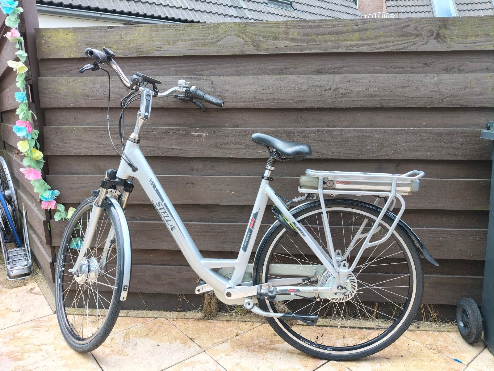 Stella Modena elektrische fiets - Zo goed als nieuw, Ophalen, Zo goed als nieuw, 30 tot 50 km per accu, Overige merken