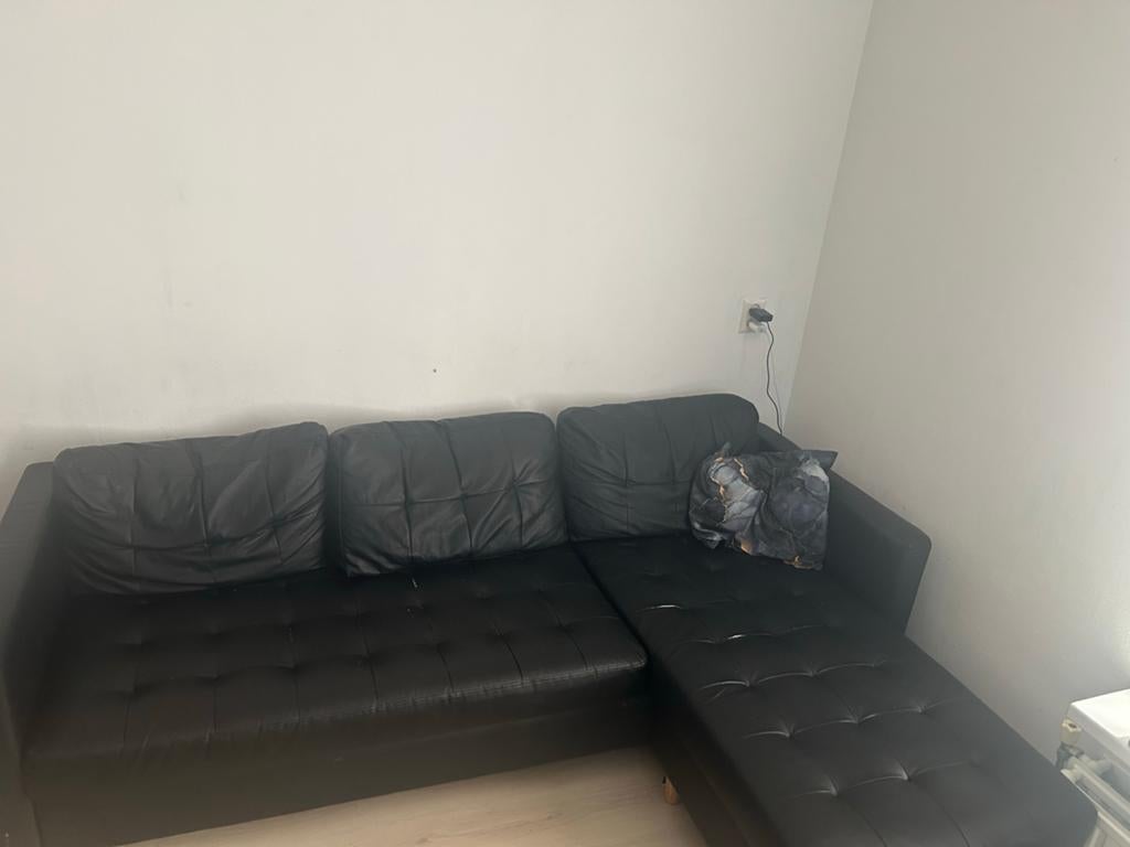 Zwarte hoekbank., Huis en Inrichting, Banken | Bankstellen, Ophalen, Gebruikt, 125 tot 150 cm, Hoekbank