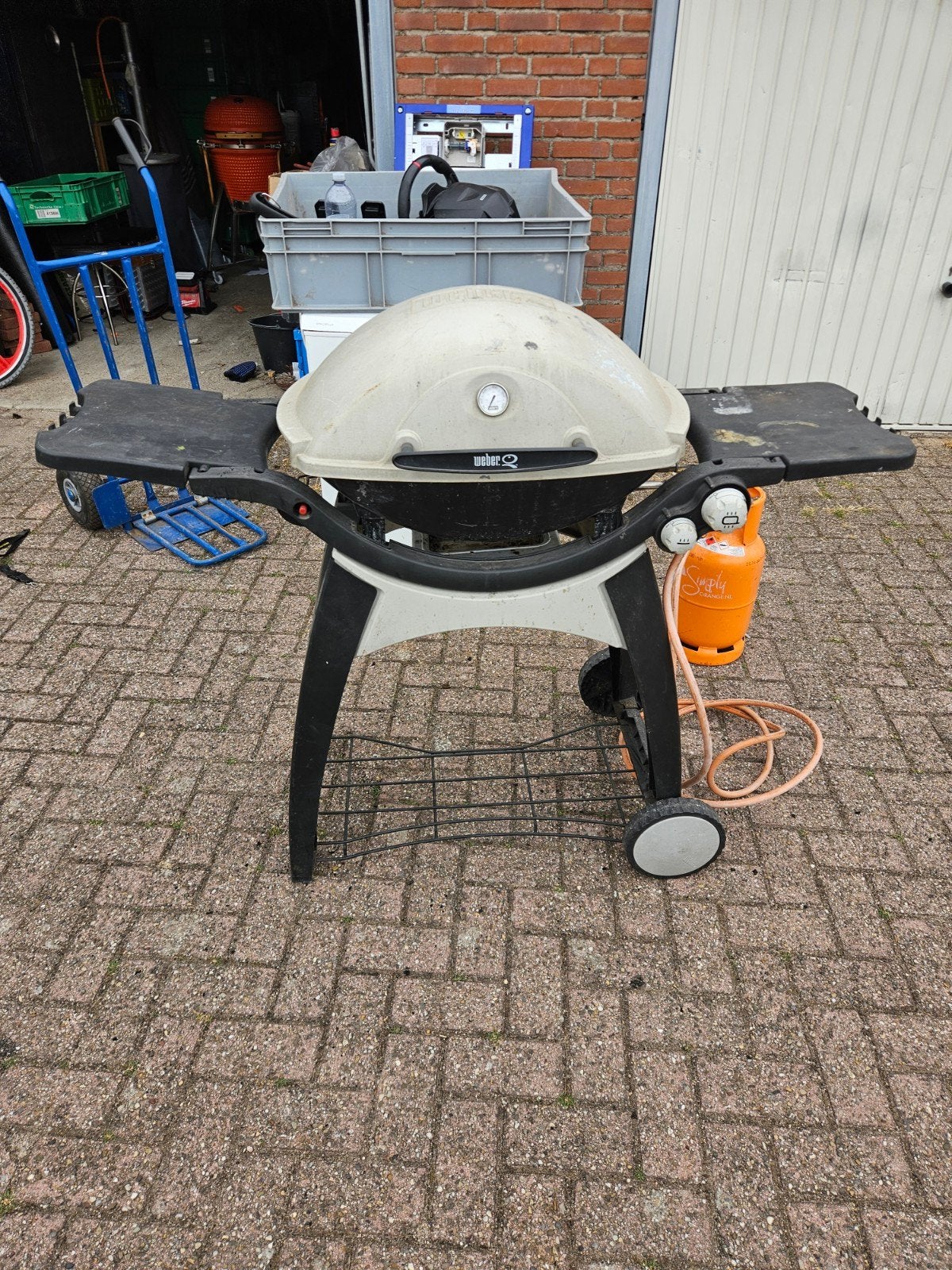 Weber Q300 gasbarbecue met onderstel, Ophalen, Gebruikt, Weber