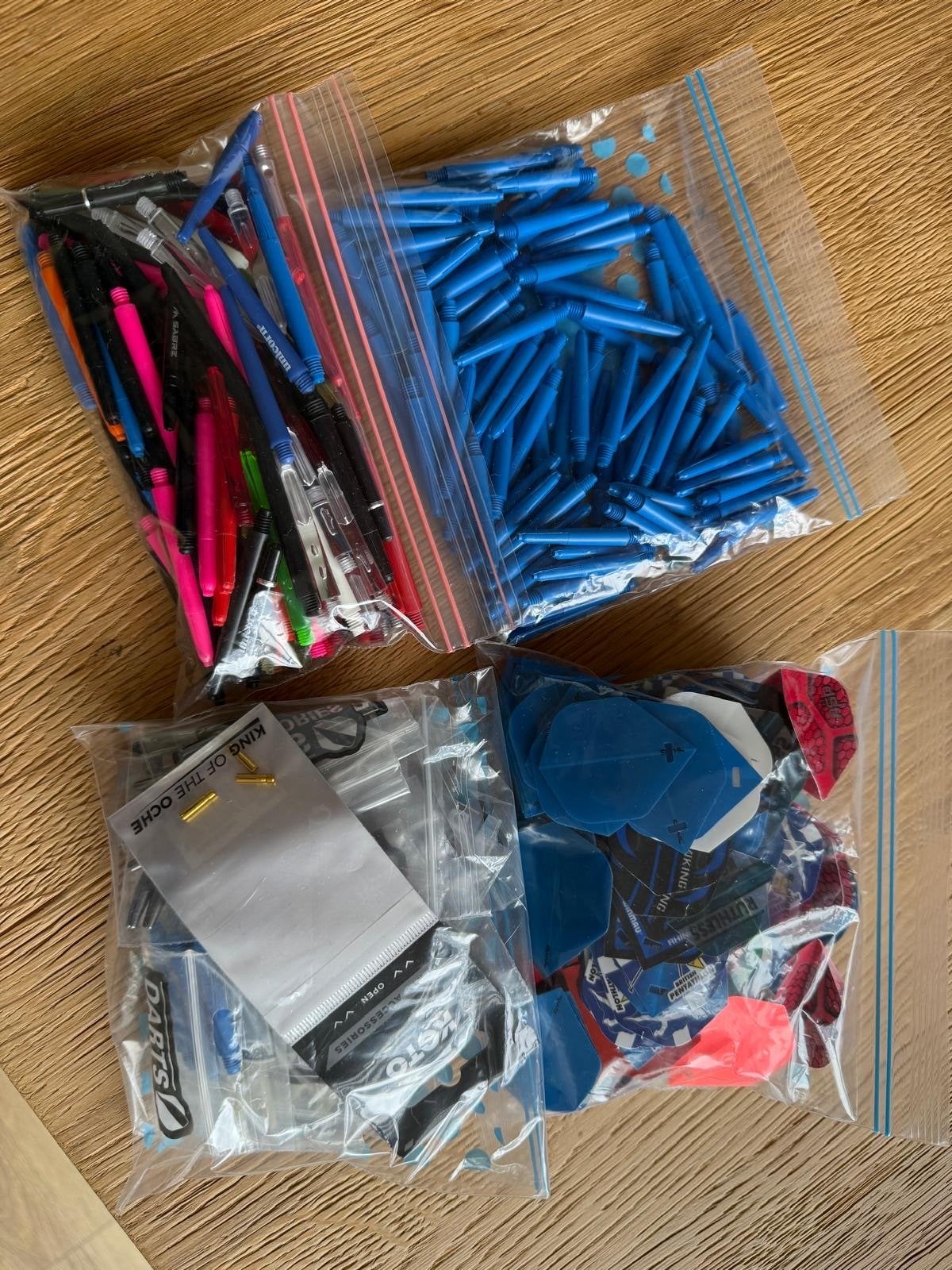 Diverse shafts en flights voor darts, Ophalen of Verzenden, Gebruikt, Flights
