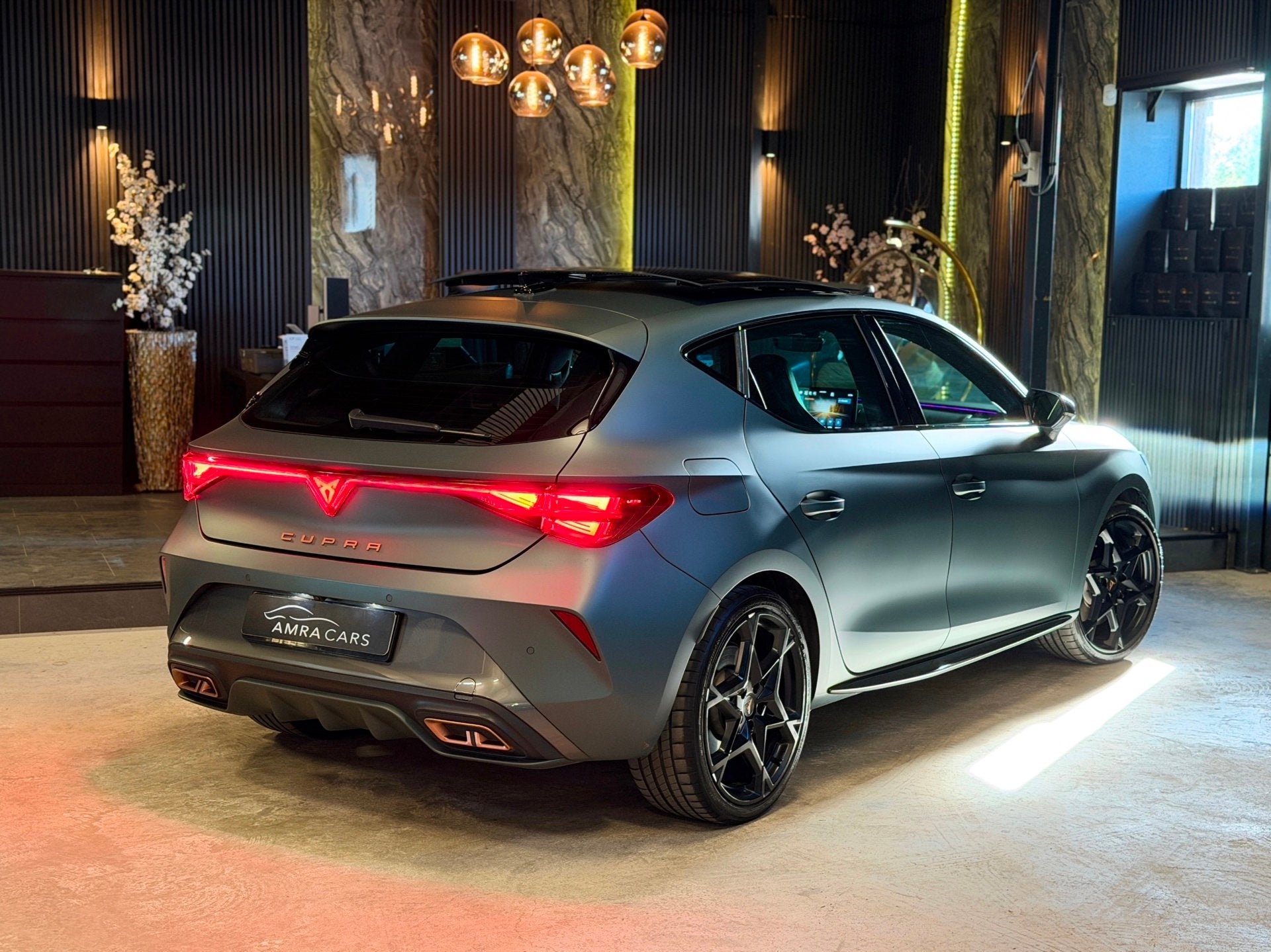 Cupra Leon 1.5 TSI e-Hybrid VZ Extreme 272PK|PANO|FULL OPTIO, Auto's, Euro 6, 4 cilinders, Plug-in hybride, Bedrijf