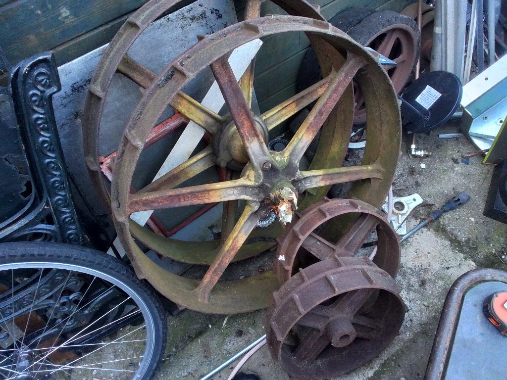 Oude gietijzeren wielen vintage antiek, Ophalen of Verzenden