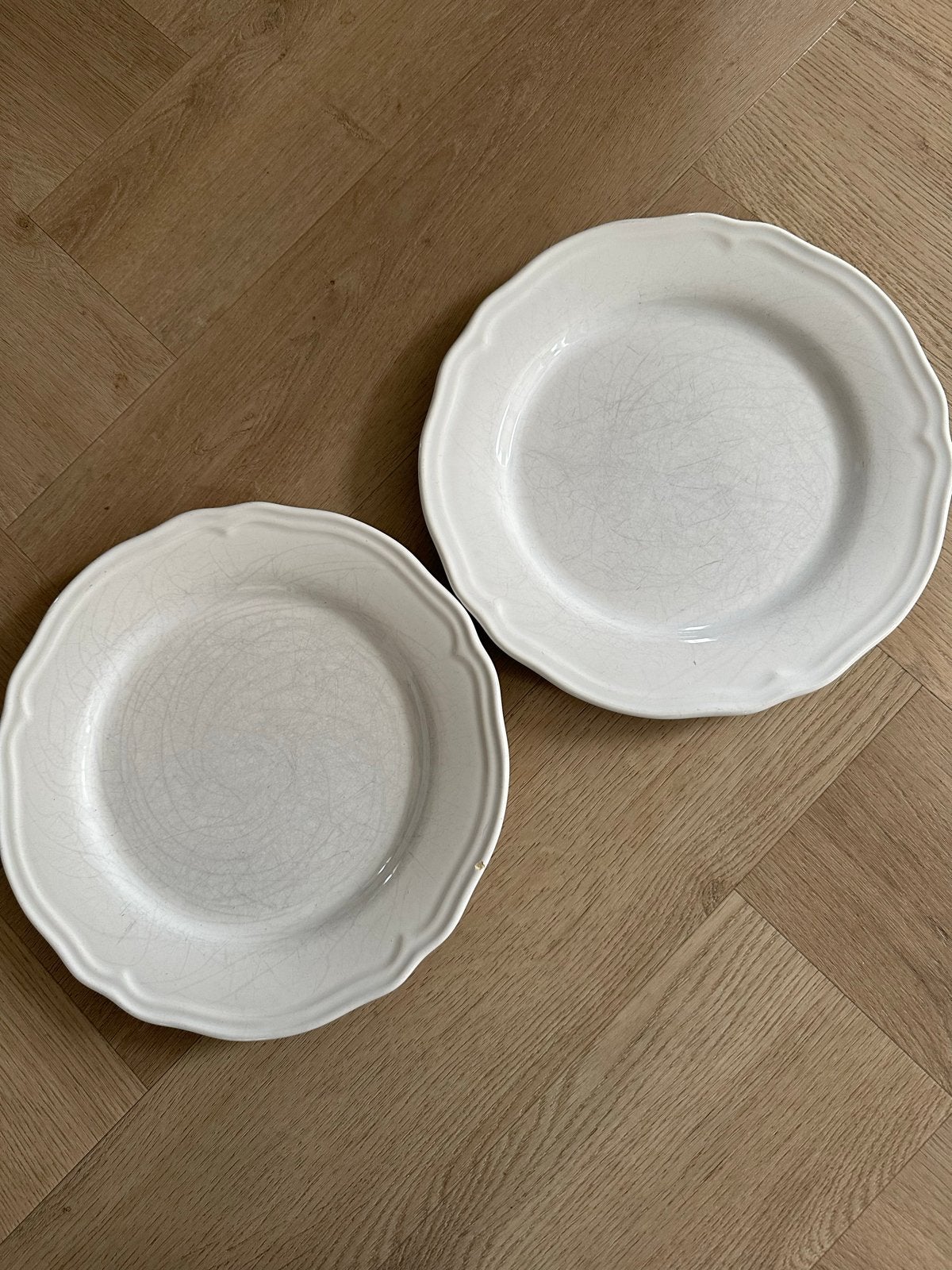 Set van twee dinerborden, Huis en Inrichting, Keuken | Servies, Ophalen of Verzenden, Gebruikt, Keramiek, Bord(en)