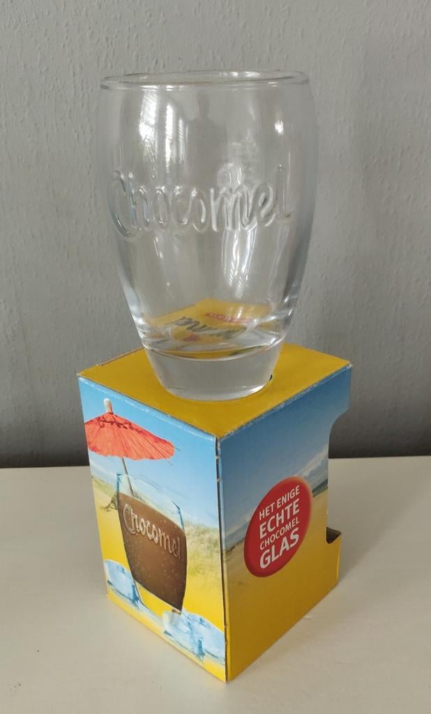 Nieuw; het enige echte Chocomel glas in originele verpakking, Verzamelen, Glas en Borrelglaasjes, Ophalen of Verzenden, Nieuw