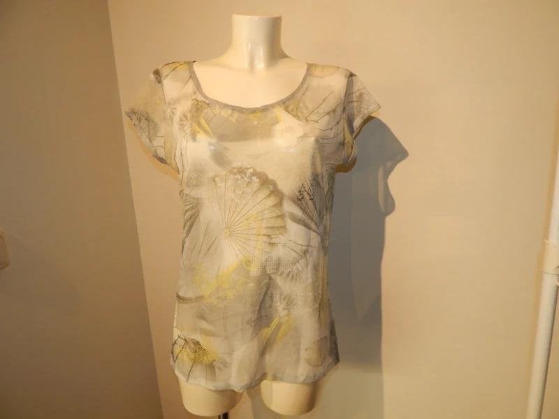 Marccain shirt iets voile schelpen print merklabeltje N4, Maat 38/40 (M), Zo goed als nieuw, Korte mouw, Marccain