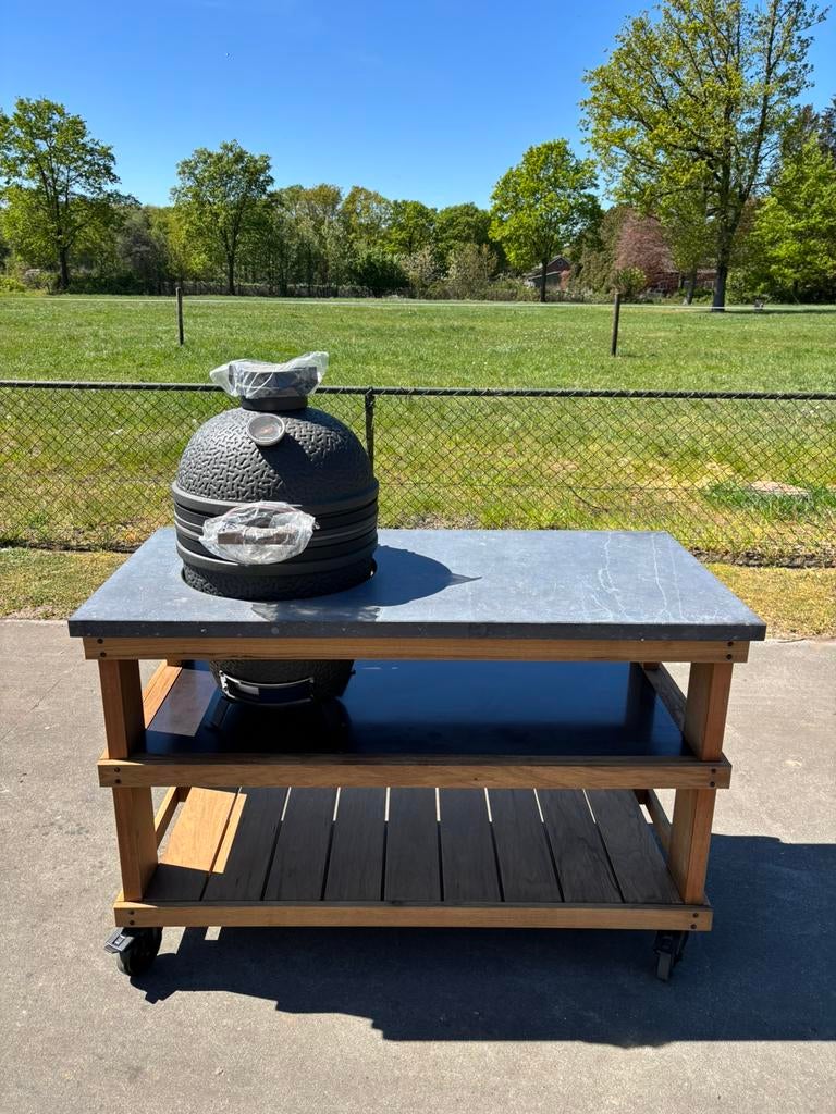 Bastard Urban Medium + Buitenkeuken, Tuin en Terras, Buitenkeukens, Zo goed als nieuw, Houtskool, Ophalen of Verzenden