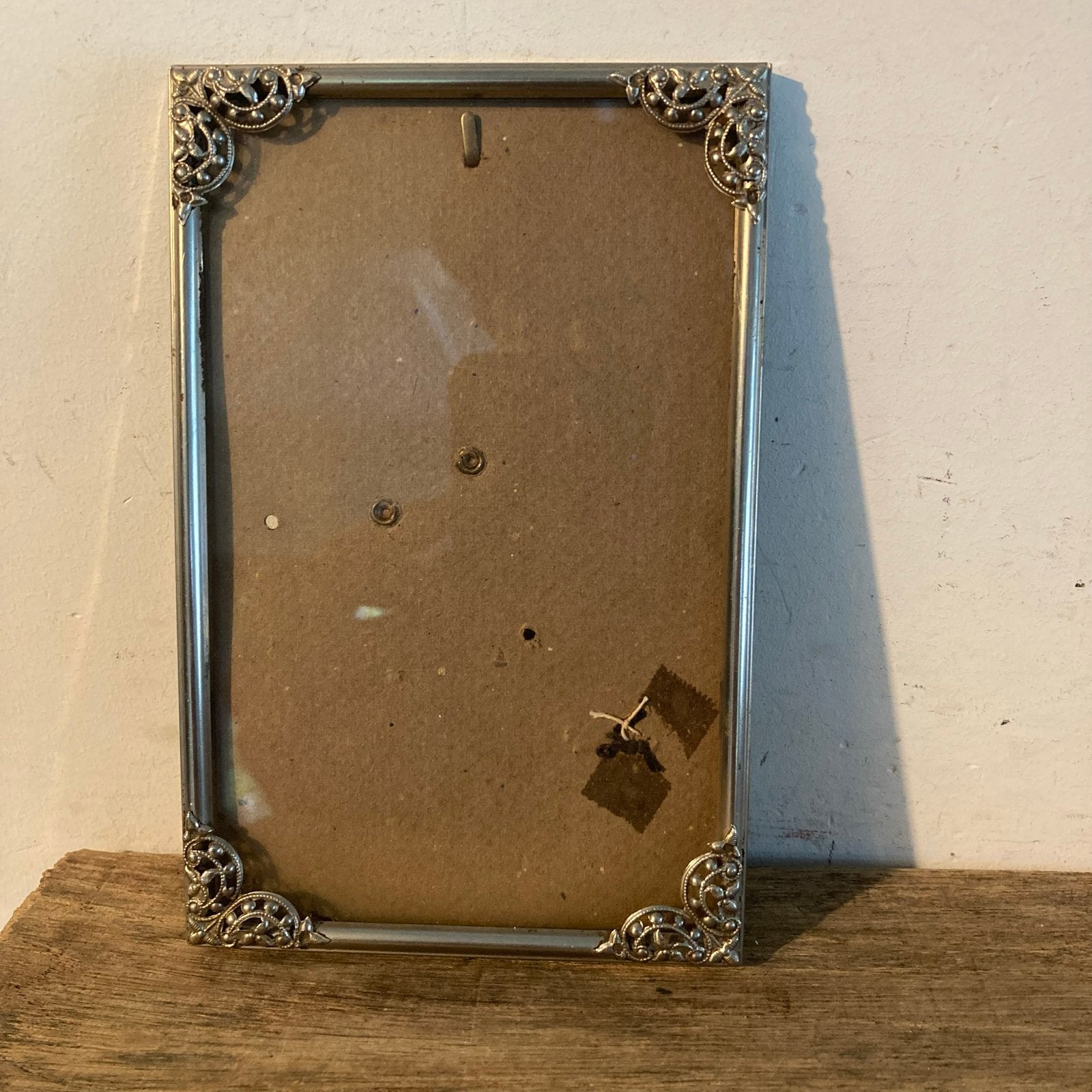 Vintage fotolijstje 14x9 cm - Sierlijk metaal, Antiek en Kunst, Ophalen of Verzenden