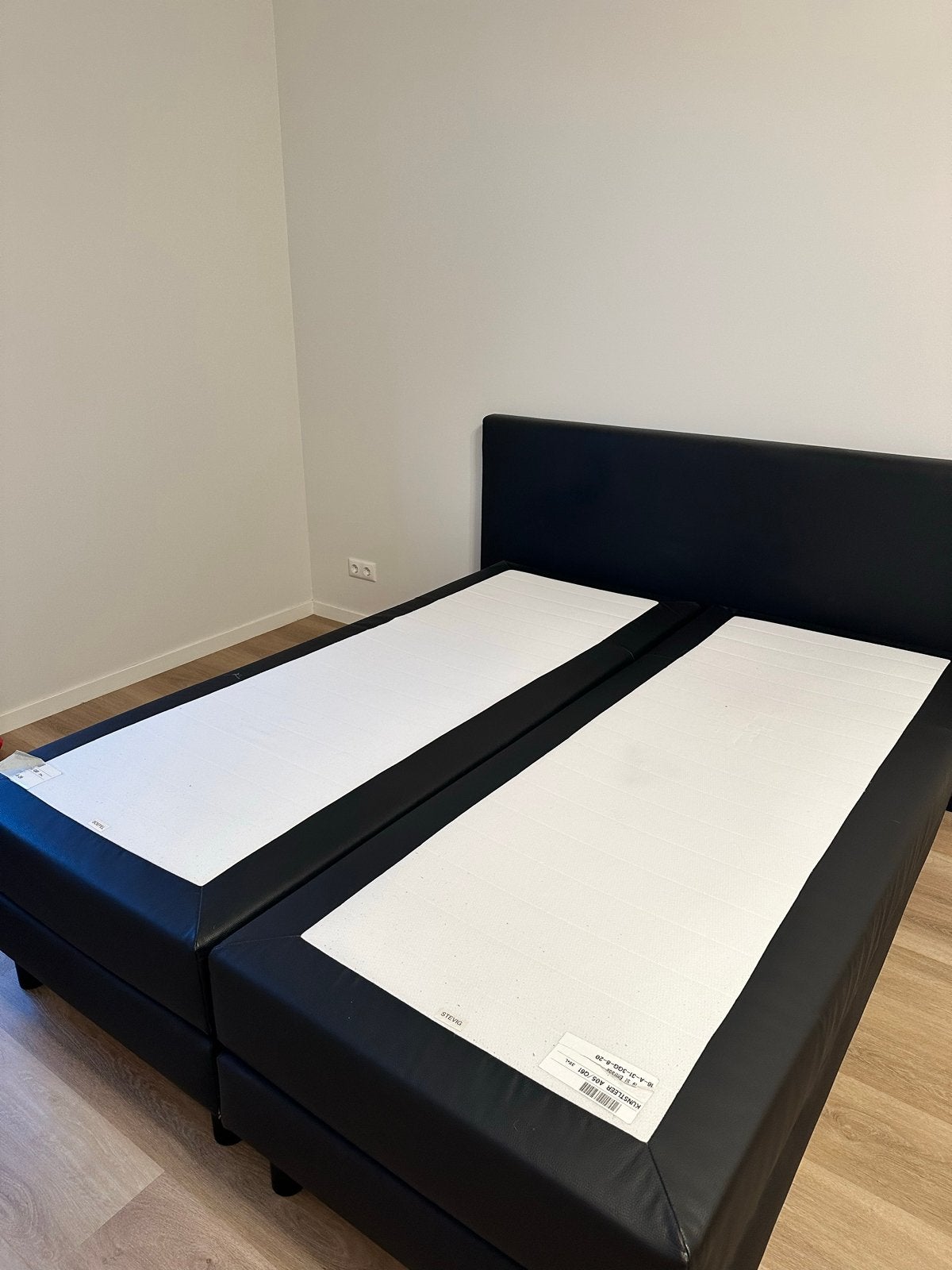 tweepersoons boxspringbed van Norma, Ophalen, Overige materialen, Gebruikt, Zwart