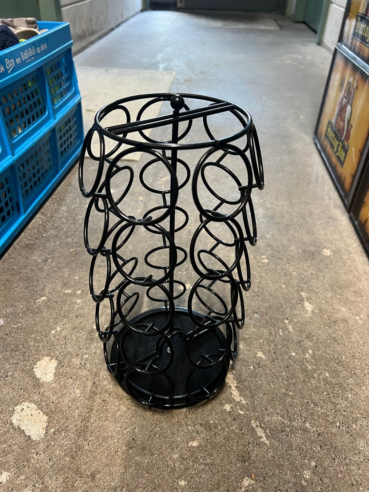 Zwart metalen draaiende koffiecuphouder, Overige typen, Ophalen of Verzenden, Zo goed als nieuw, Zwart