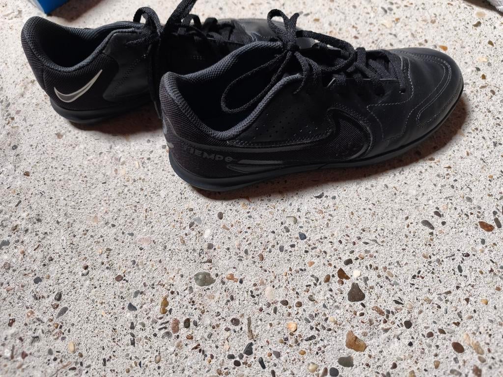 Nike zaal sportschoenen, Maat XS of kleiner, Schoenen, Ophalen of Verzenden, Zo goed als nieuw