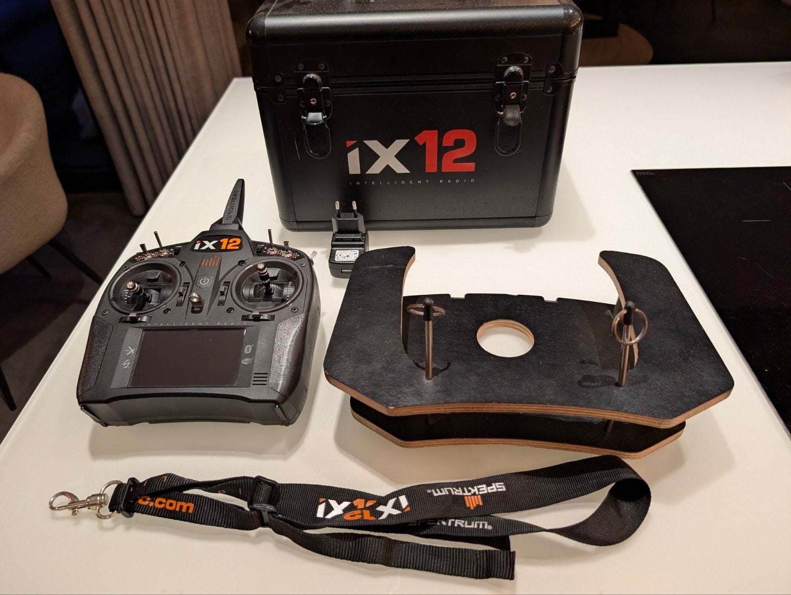Spektrum iX12, Ophalen, Gebruikt