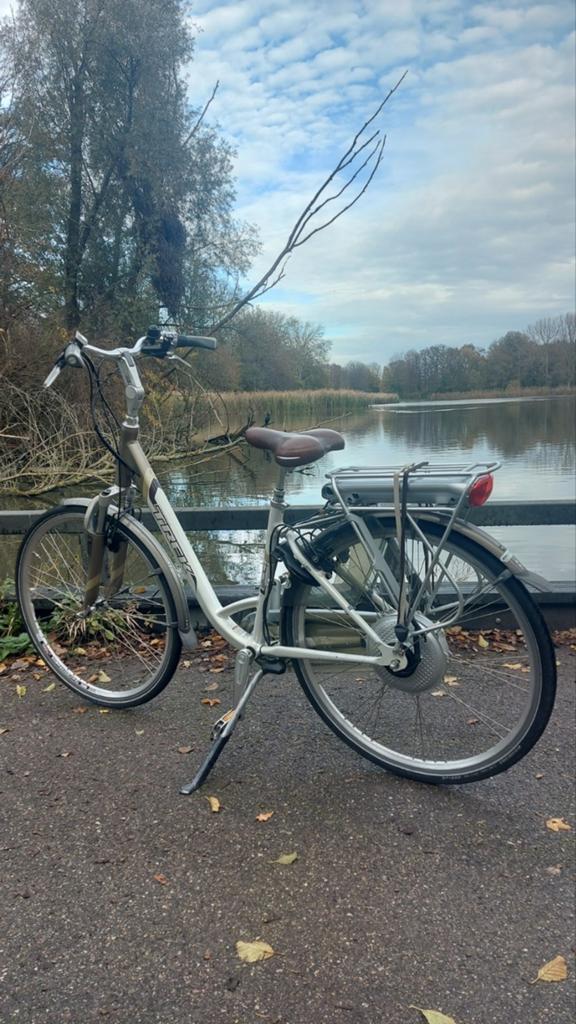 TREK elektrische fiets, prima staat!, Zo goed als nieuw, 51 tot 55 cm, 50 km per accu of meer, Ophalen