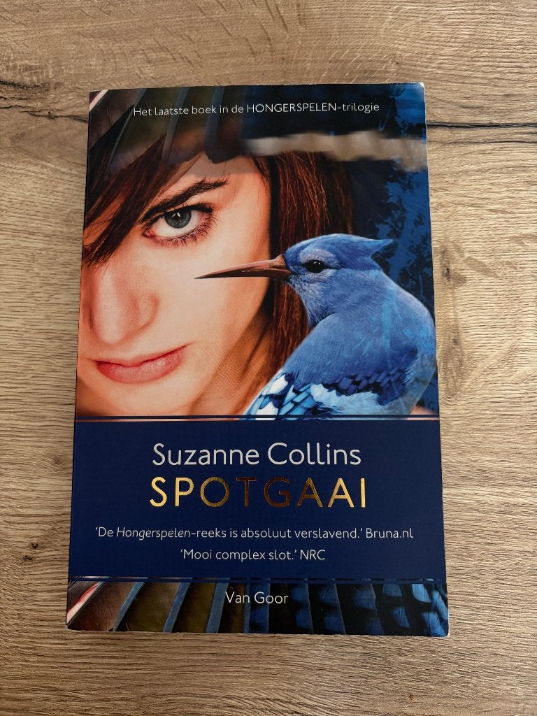 Spotgaai - Suzanne Collins - Paperback A4 - Hongerspelen 3/3, Boeken, Ophalen of Verzenden, Gelezen, Suzanne Collins