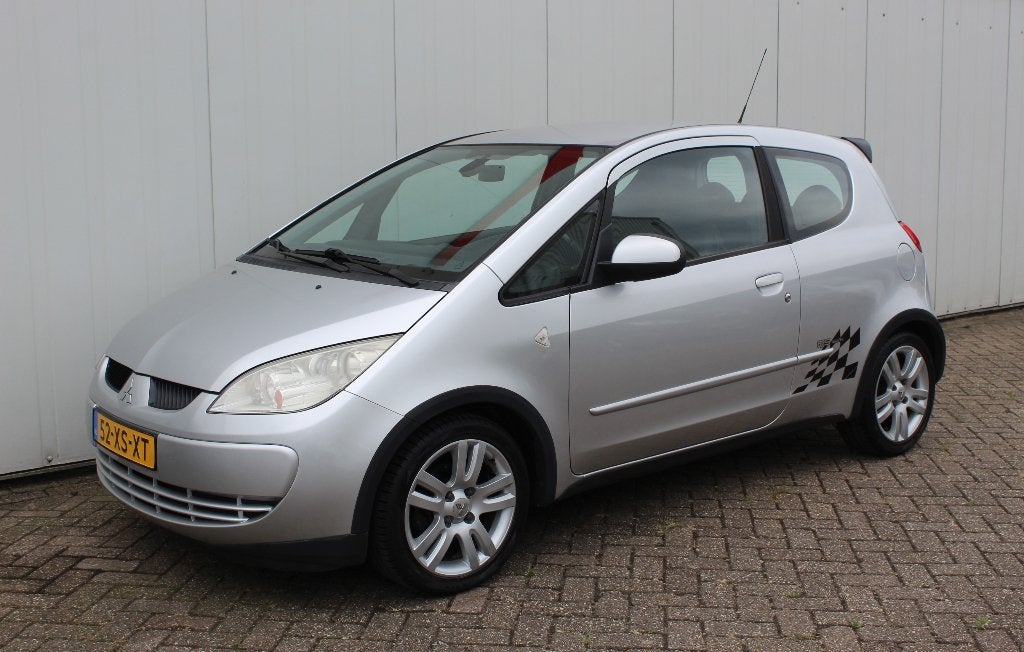 Mitsubishi Colt 1.5 MIVEC CZ3 SPORT AIRCO ZEER MOOI ! !, Auto's, Stof, 750 kg, 4 cilinders, Colt