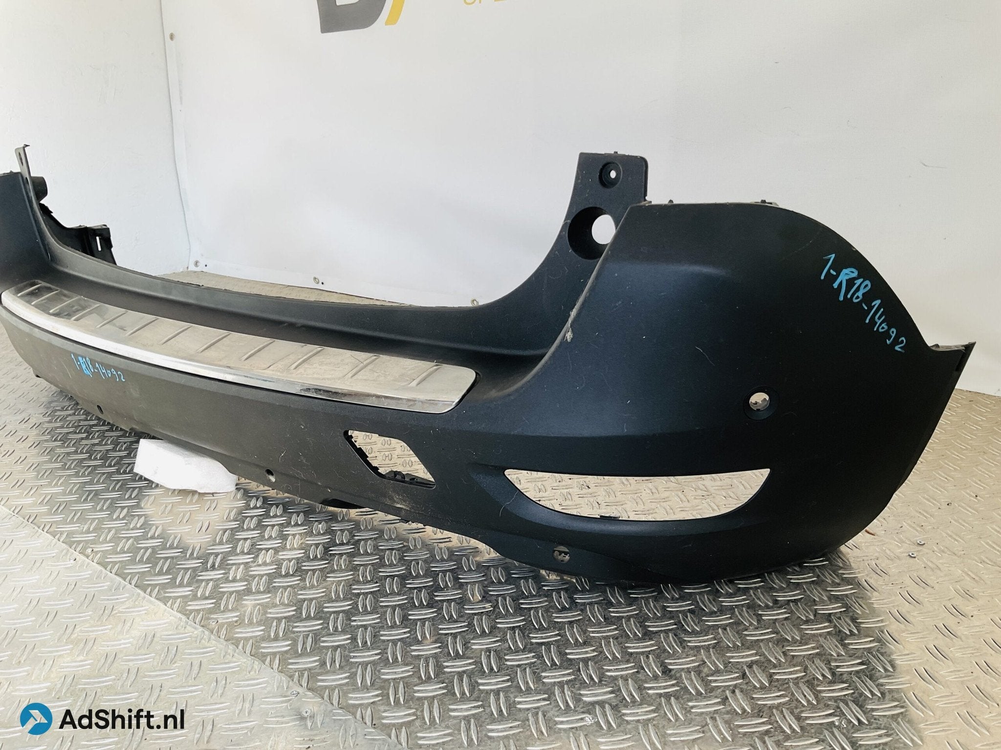 Bumper Peugeot 5008 6xpdc 98166681877 Achterbumper 1-R8-1409, Bumper