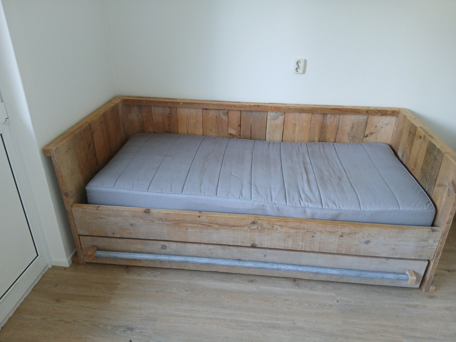 Steigerhouten bed met matras, Ophalen