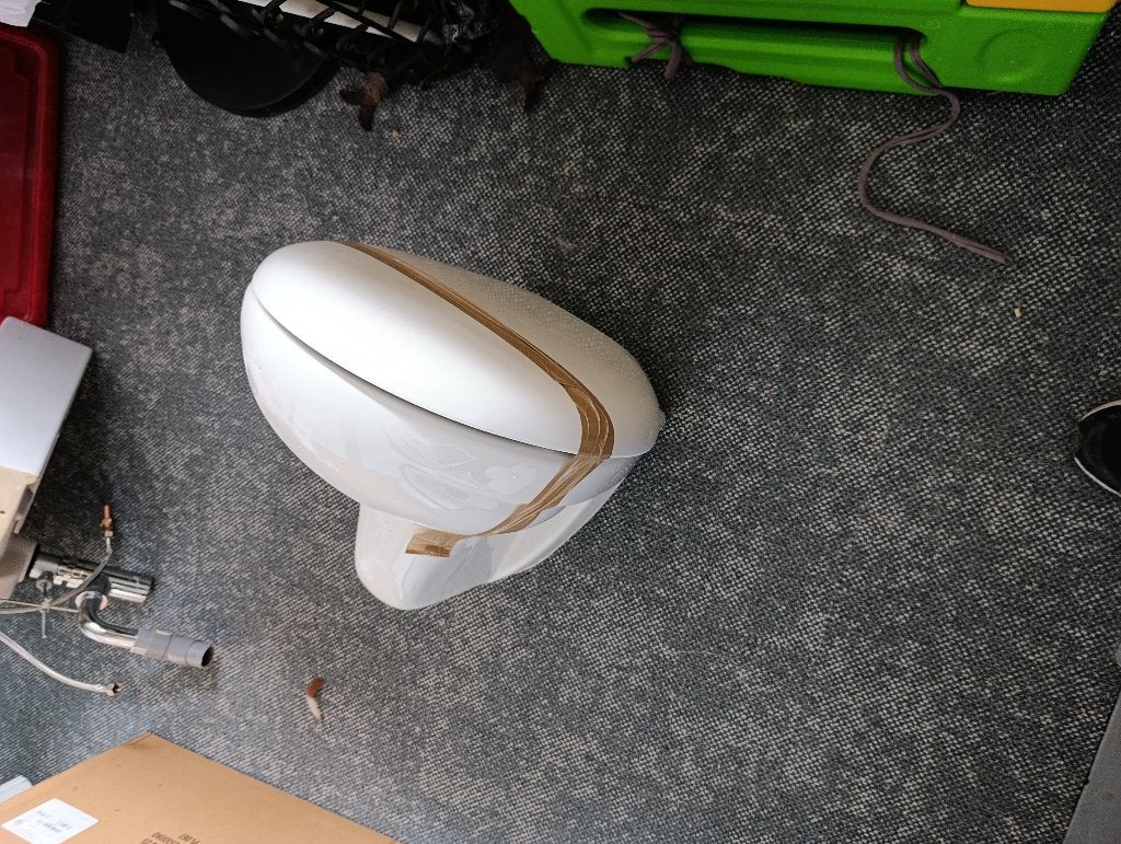 Toiletpot  (hangend), Ophalen, Gebruikt, Steen, Toilet