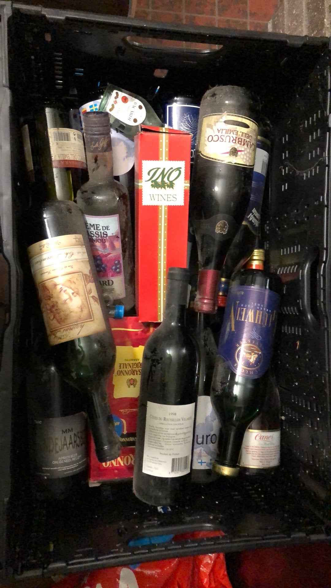 14 flessen drank / wijn, Verzamelen, Ophalen, Zo goed als nieuw, Overige gebieden, Overige typen