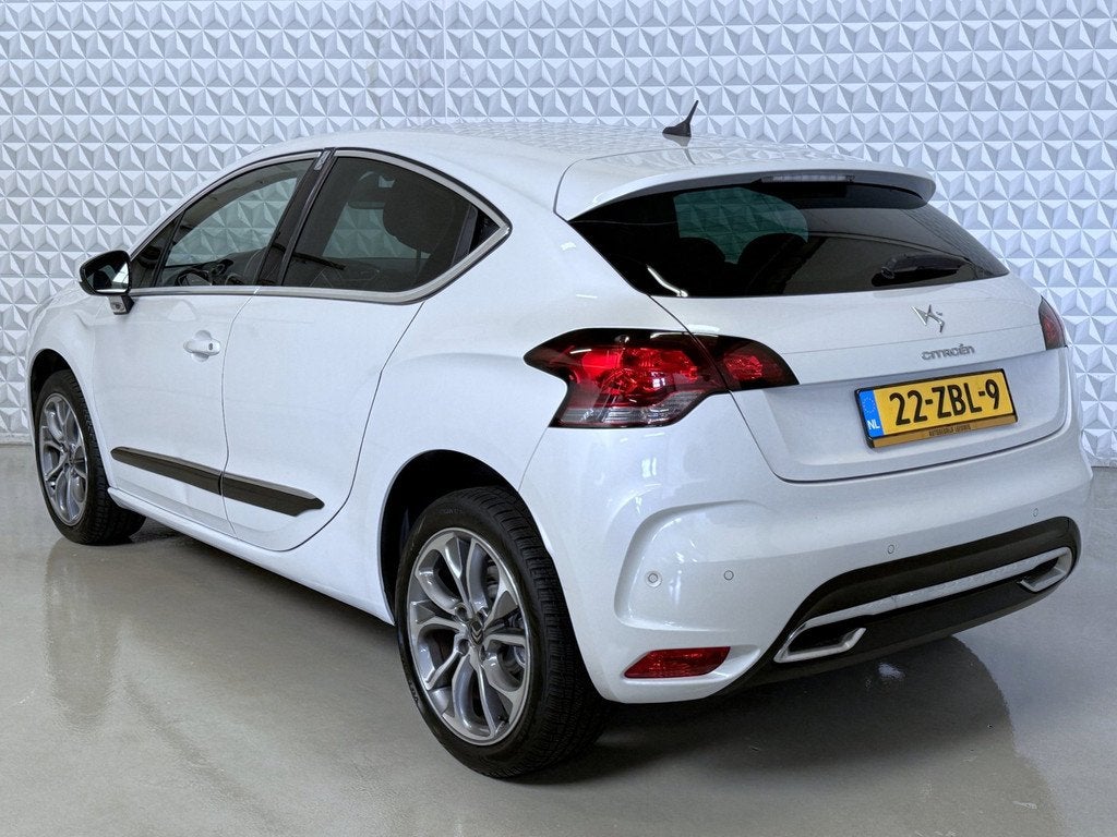 Citroen DS4 1.6 THP Sport Chic 200PK OrigNL + VEEL OPTIES (2, Auto's, Citroën, Voorwielaandrijving, Euro 5, Zwart, 4 cilinders