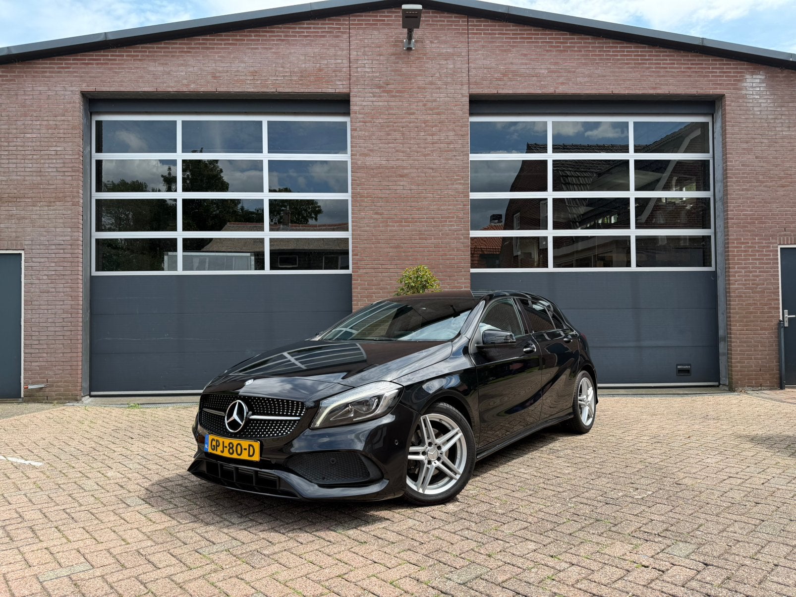 Mercedes-benz a klasse | a180 | amg line | 2018  | keyless, Auto's, Mercedes-Benz, 4 cilinders, Zwart, 1595 cc, Particulier