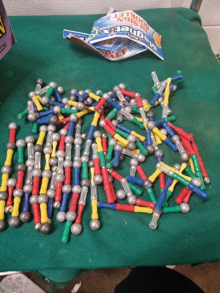 magnetix gekleurd met boekjes, Ophalen of Verzenden, 'T Olde Gre-j, Info@toldegrej.nl, Endepoelstraat 20f Didam