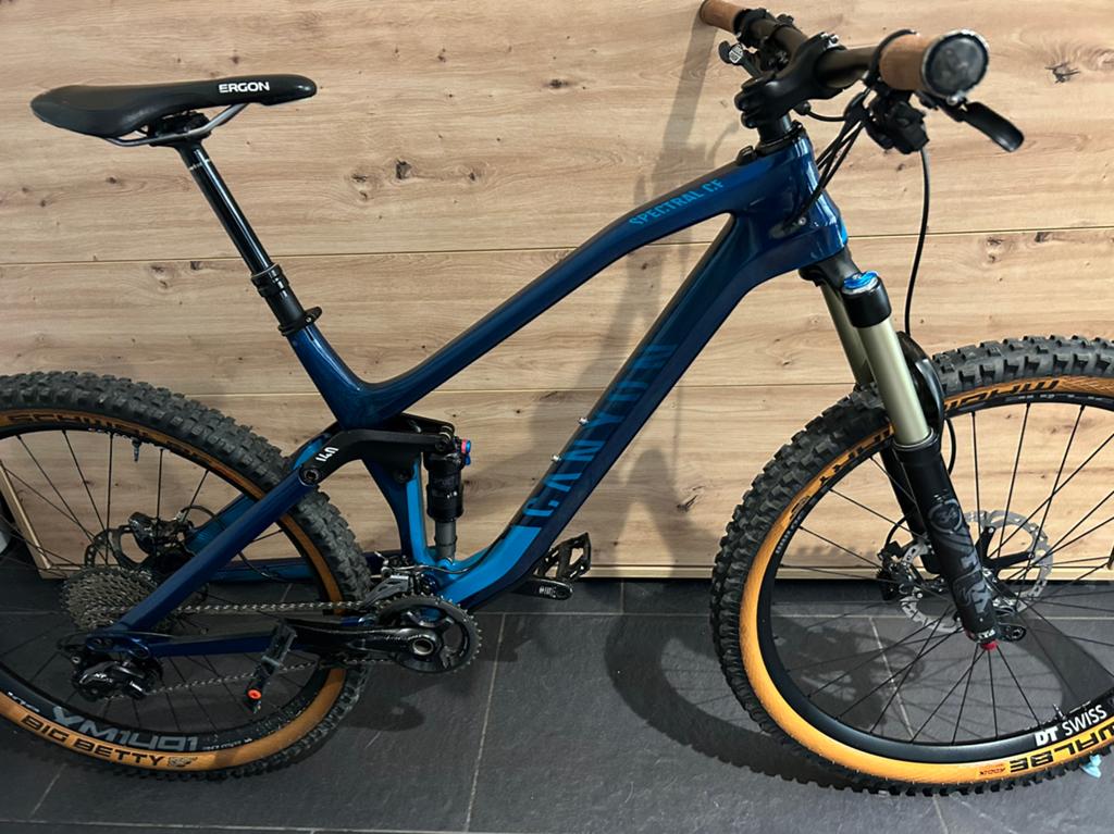 Canyon Spectral CF 9 – 2019 – Carbon – Top staat <<MAAT M>>, Fietsen en Brommers, Fietsen | Mountainbikes en ATB, Ophalen, Zo goed als nieuw
