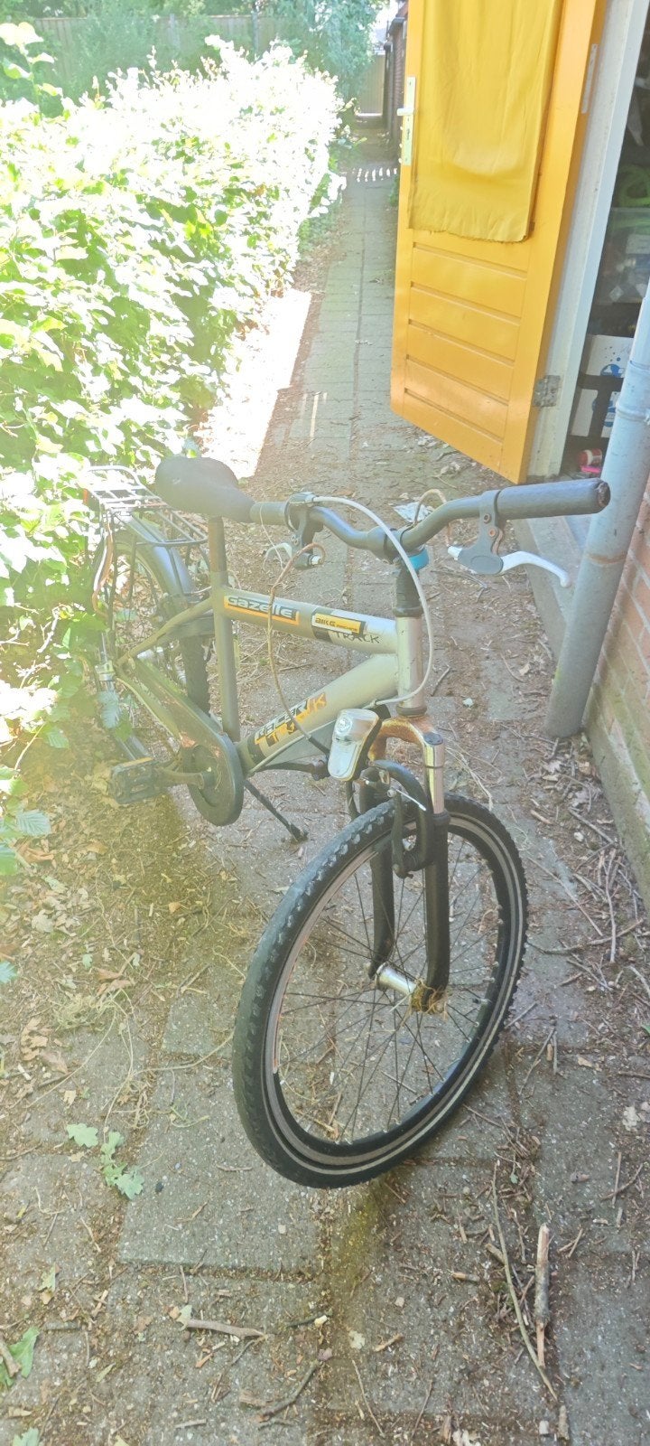 24 inch fiets met lekke voorband, Fietsen en Brommers, Ophalen, Minder dan 10 versnellingen, Gebruikt, Minder dan 49 cm
