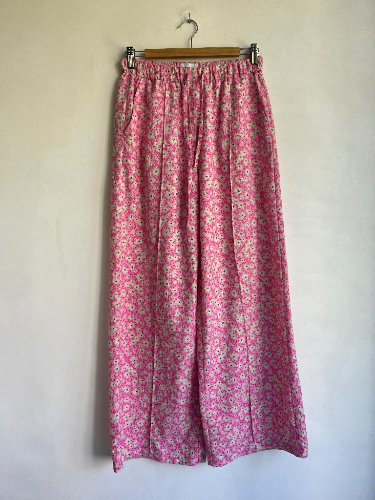 frnch broek roze met bloemen beige maat m, Maat 38/40 (M), Verzenden, Frnch, Zo goed als nieuw
