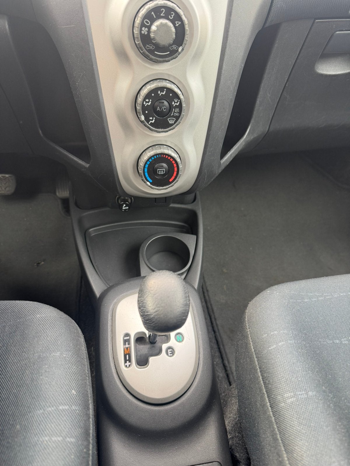 Foto 12 van Toyota Yaris 1.3 16V Vvt-i 5DR SOL MMT 2006 Blauw143496km