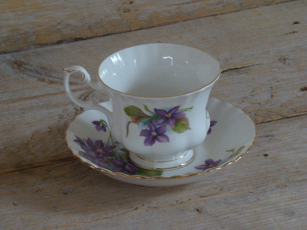 1x Kop-en-schotel, Royal Albert, PURPLE VIOLET, Heren, gaaf, Ophalen of Verzenden