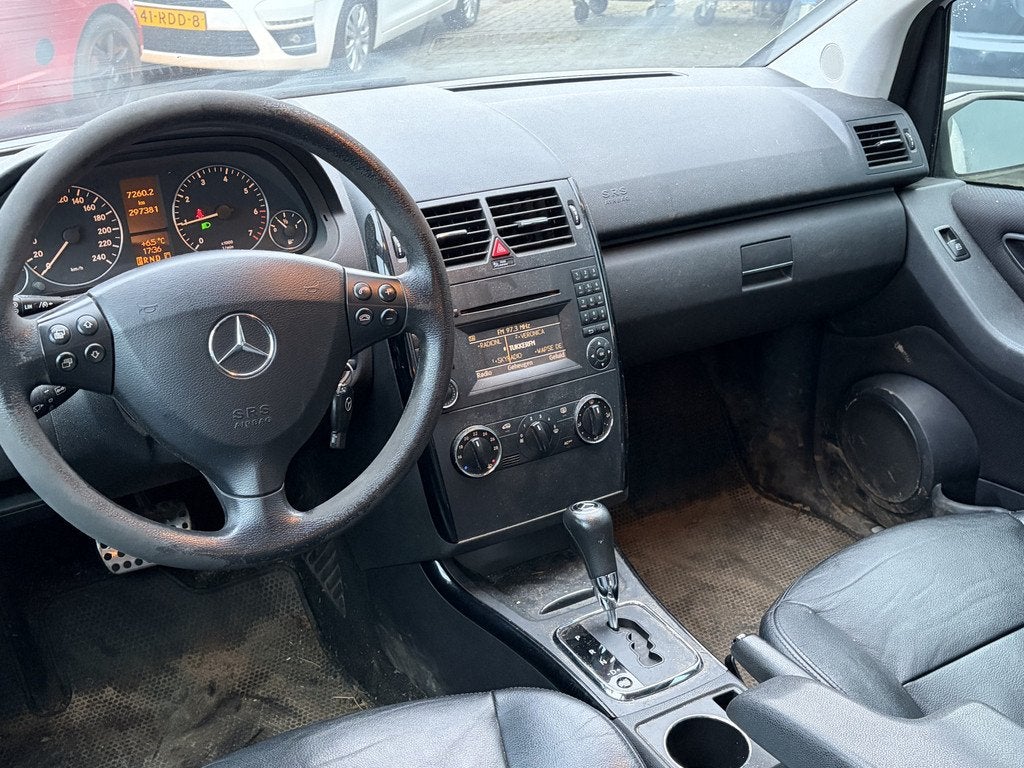 Mercedes-Benz A-Klasse BJR 2005 150 Classic 96 PK AUTOMAAT |, Auto's, Mercedes-Benz, 4 cilinders, 400 kg, Wit, Grijs