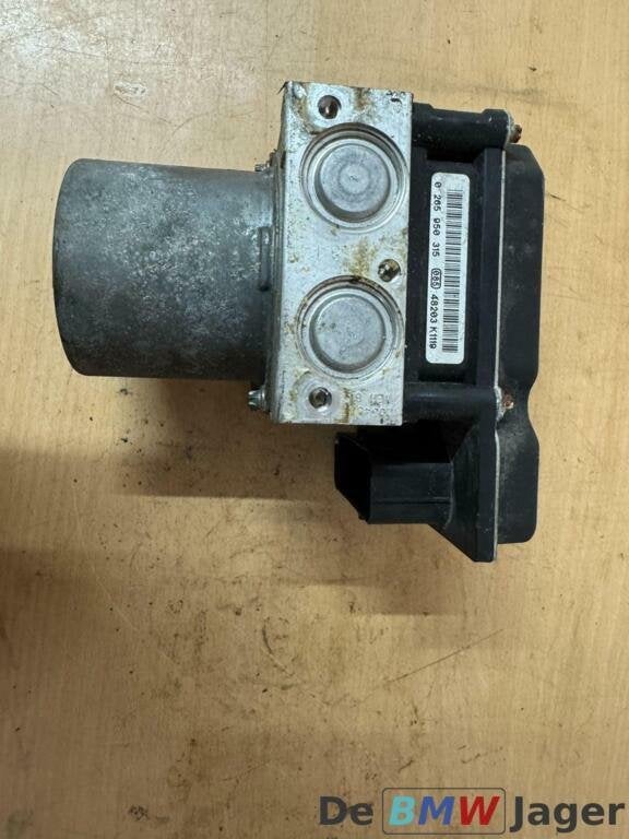 ABS pomp BMW 5-serie E60 E61 6-serie E63 E64 34516768646, Gebruikt, Ophalen of Verzenden, BMW, BMW