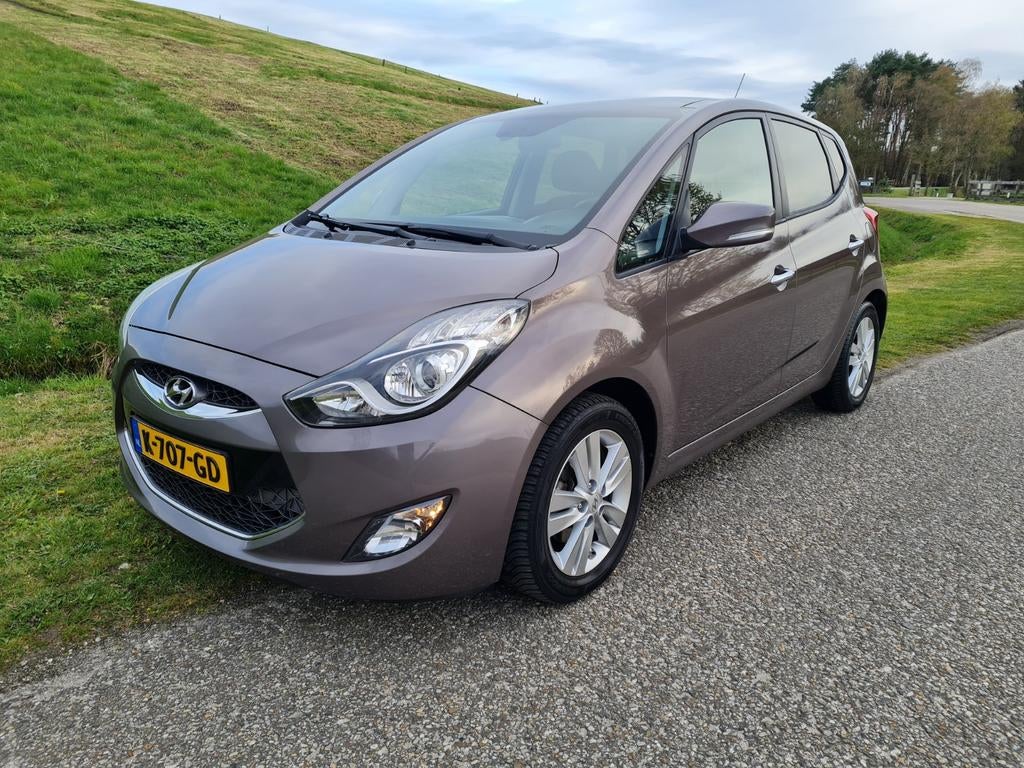 Hyundai IX20 1.6 AUTOMAAT, Panoramadak, TREKHAAK (Kia Venga), 1169 kg, 4 cilinders, Particulier, 550 kg
