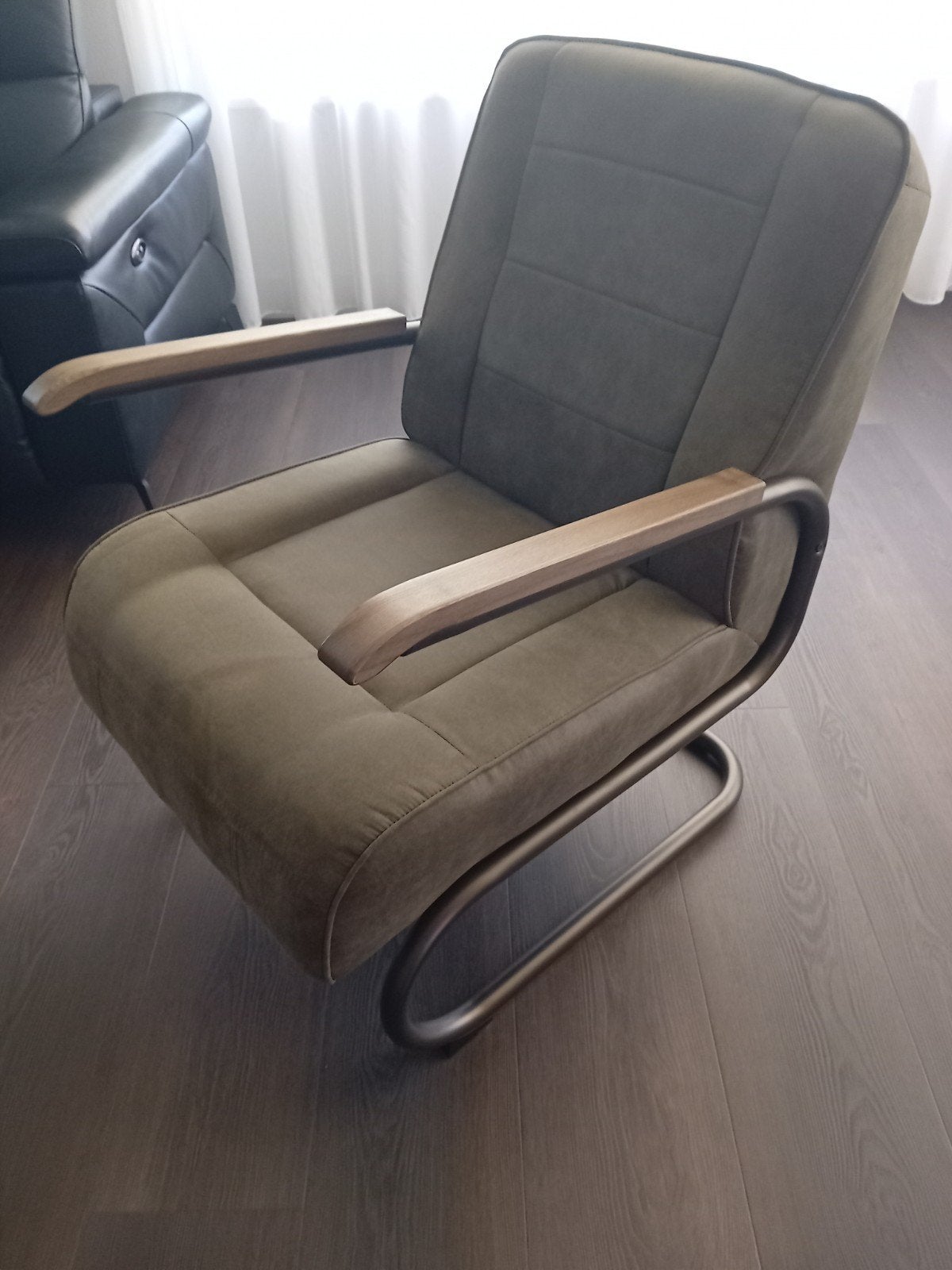 Z.g.a.n olijfgroene fauteuil "Ivar" Leen Bakker, Ophalen, Modern, Industrieel, 75 tot 100 cm, Zo goed als nieuw