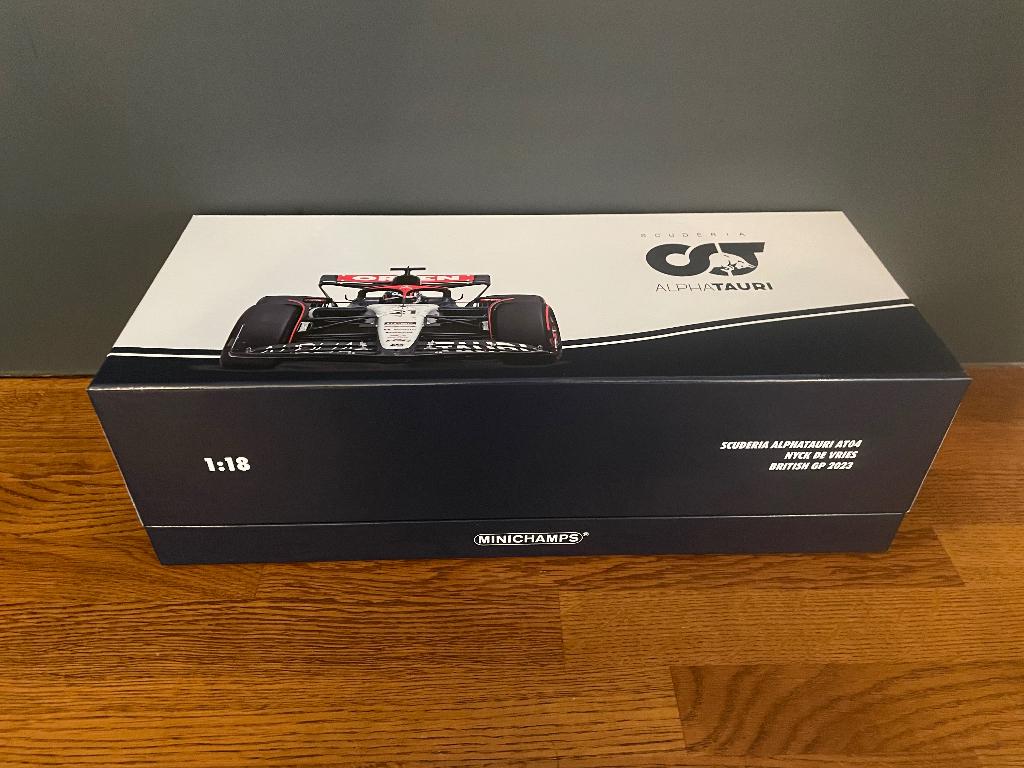 Nyck de Vries Minichamps 1:18 Scuderia Alpha Tauri AT04 2023, Ophalen of Verzenden, Nieuw, Auto, MiniChamps