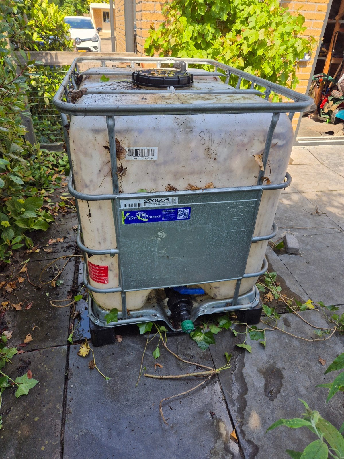 IBC 600 liter regenwater opslag, Ophalen