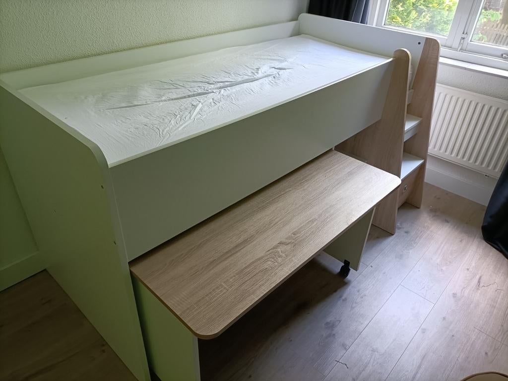 Halfhoogslaper met bureau en opbergruimte - Wit/Hout, Huis en Inrichting, Slaapkamer | Stapelbedden en Hoogslapers, Ophalen, Gebruikt