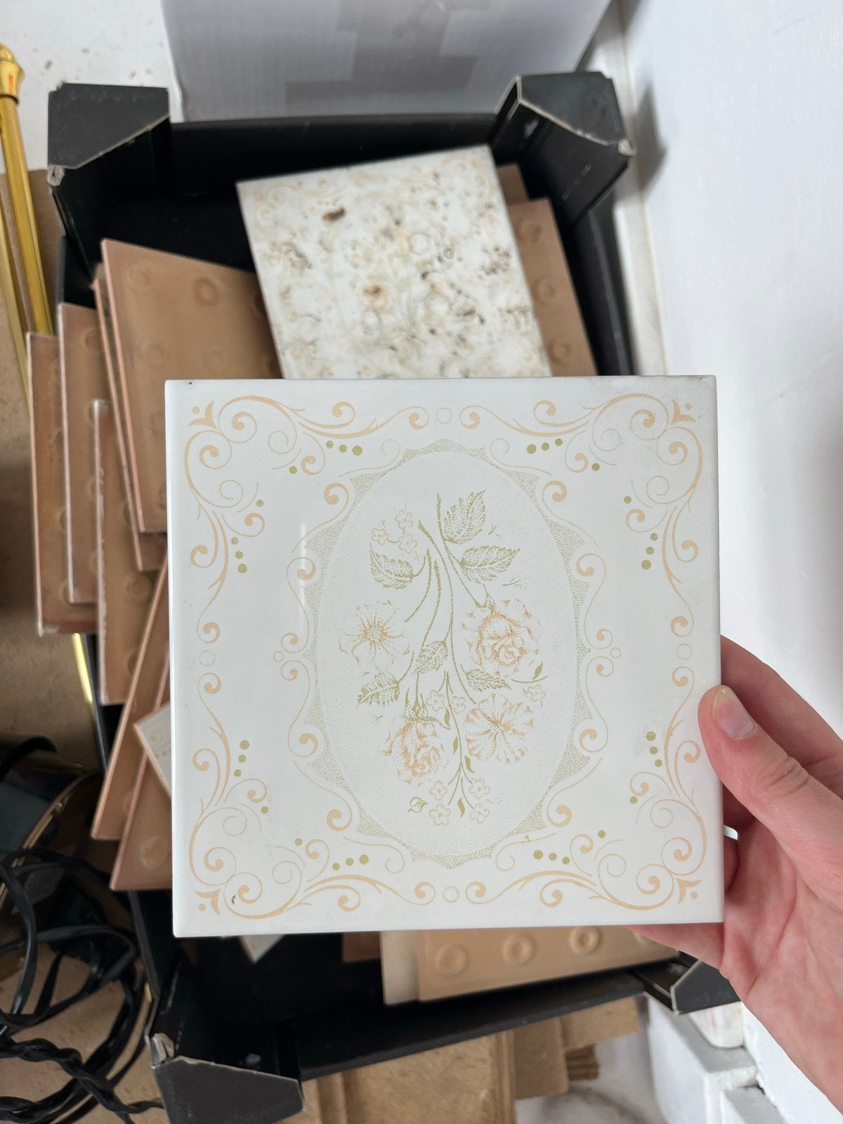 Vintage wandtegels met bloemmotief - Gebruikt, Ophalen, Gebruikt, Minder dan 20 cm, Minder dan 5 m²