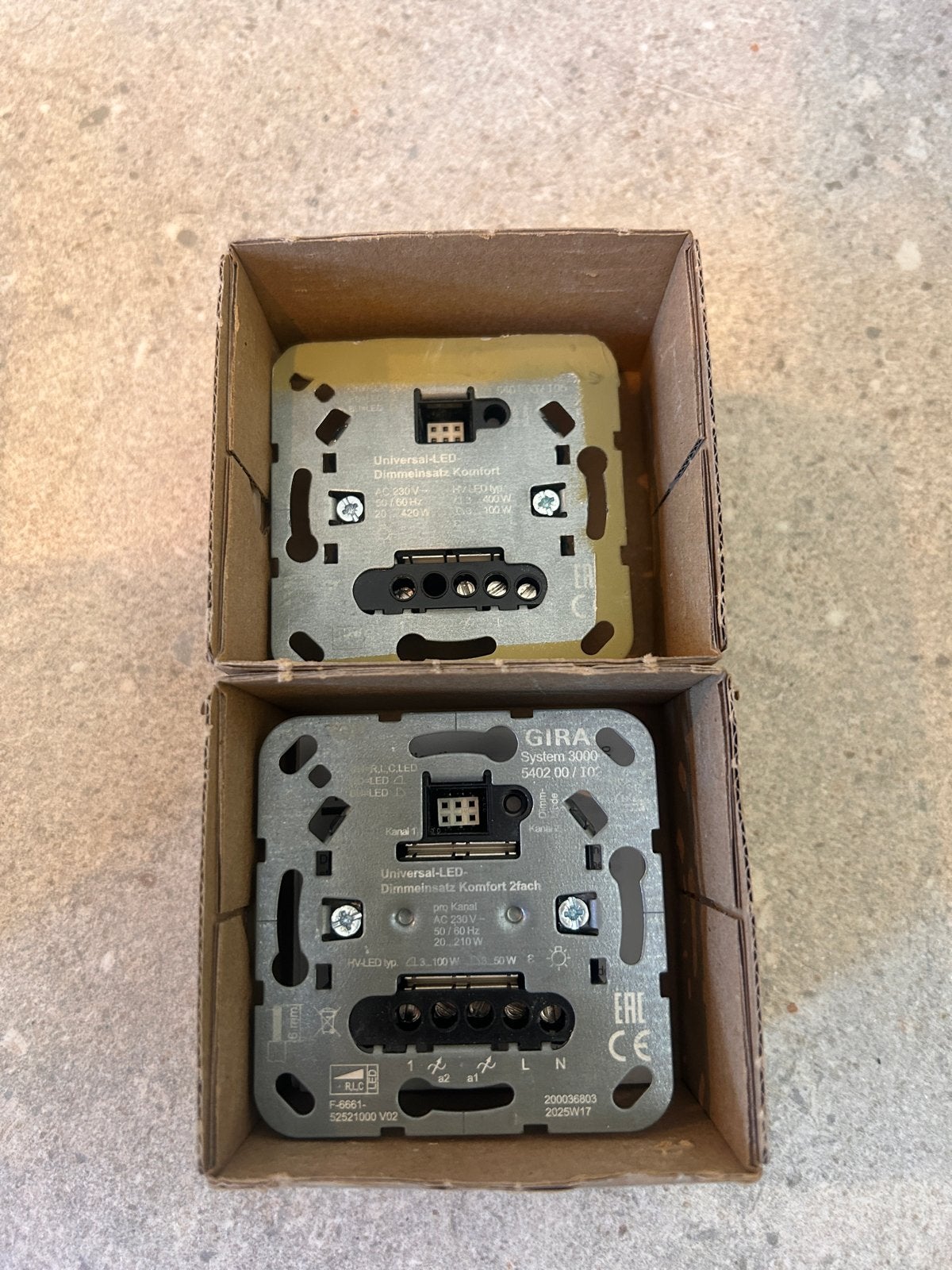 Gira Dimmers en Nevenposten - Nieuwstaat na verbouwing, Ophalen, Zo goed als nieuw, Gira, Dimmer