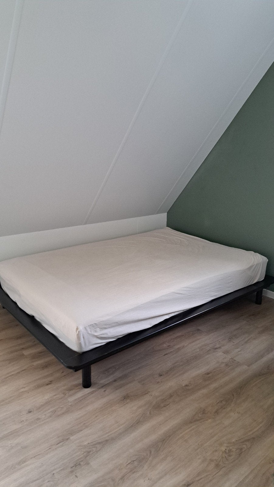 Tweepersoonsbed van Made. Type: kano, platformbed., Huis en Inrichting, Ophalen, Zwart, Tweepersoons, 140 cm