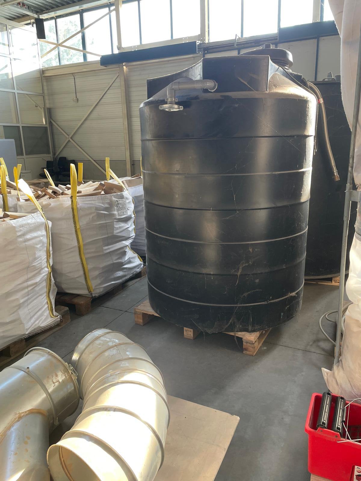 Watertanks 1500 liter, Tuin en Terras, 150 liter of meer, Ophalen, Zo goed als nieuw