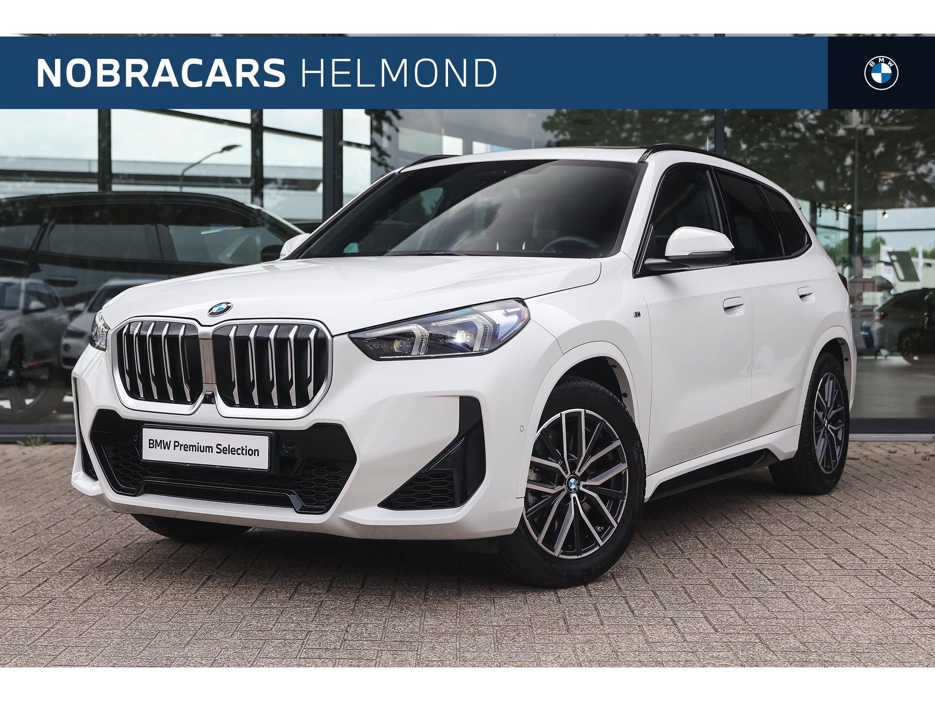 BMW X1 xDrive23i M Sport Automaat / Panoramadak / Trekhaak /