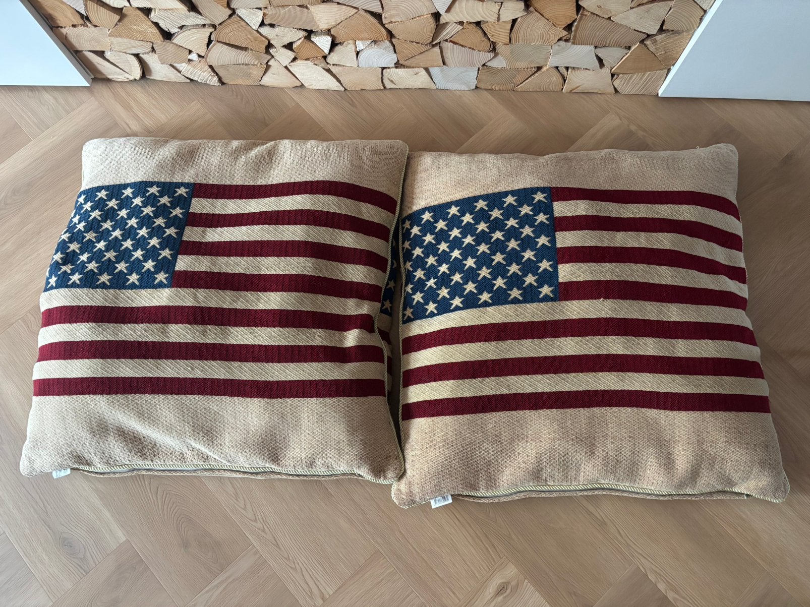 2 grote Amerikaanse kussens 65x65, Ophalen of Verzenden, Zo goed als nieuw, Vierkant