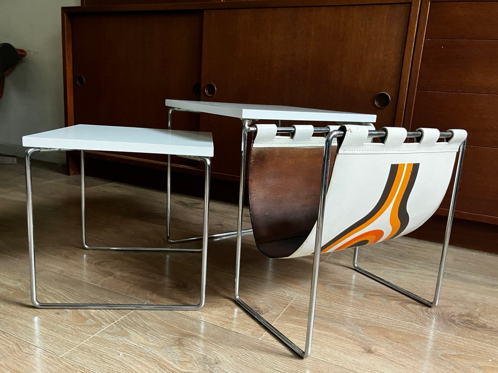 Retro 70s Brabantia tafeltjes met lectuurbak., Huis en Inrichting, Ophalen, Gebruikt, Retro