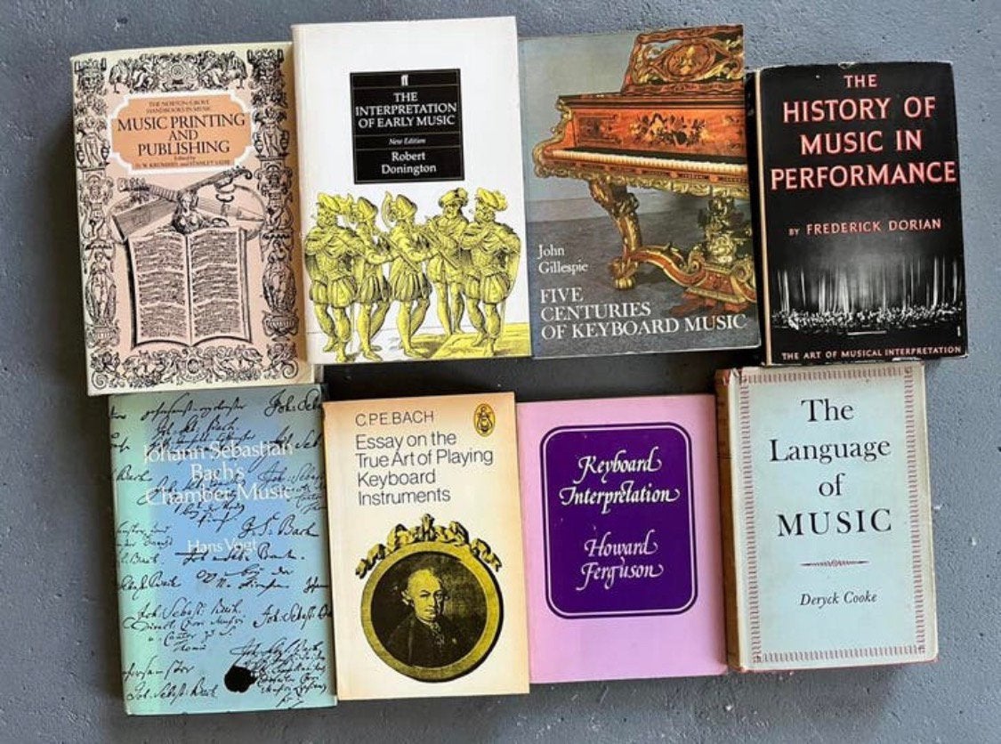 8books on piano music history muziek geschiedenis wetenschap, Ophalen, Zo goed als nieuw, Overige onderwerpen