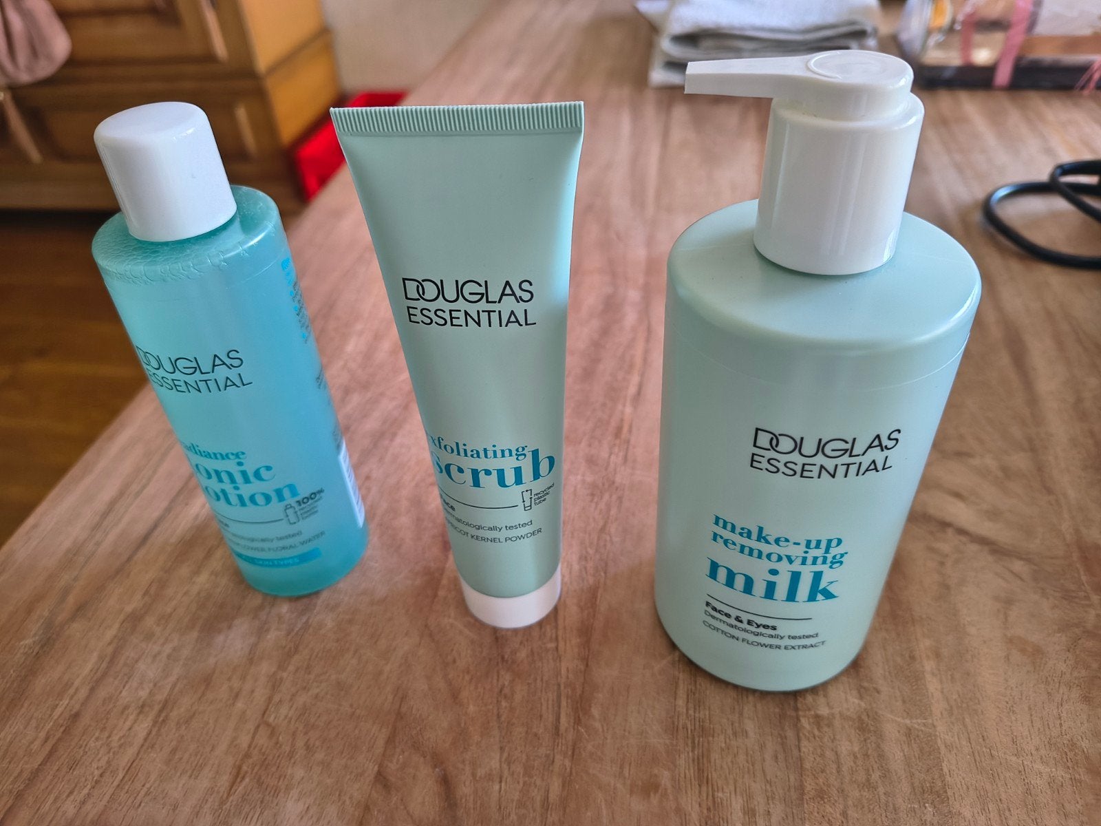 Douglas Essential verzorgingsset Nieuw, Ophalen of Verzenden, Nieuw, Gehele gezicht, Reiniging