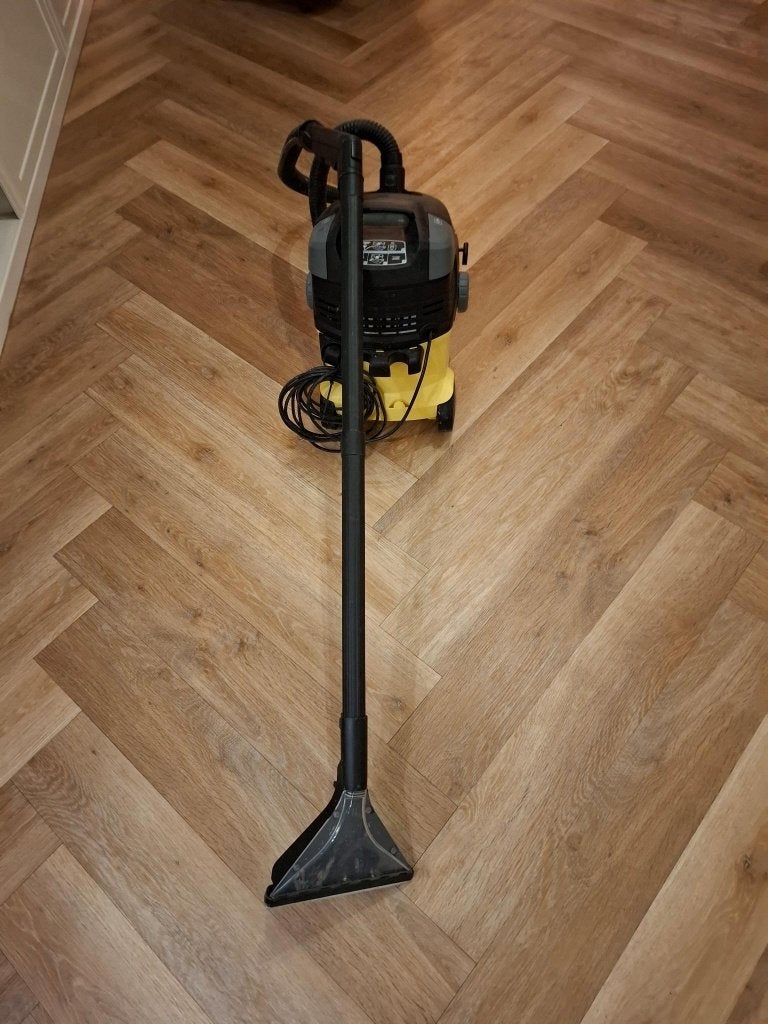 Kärcher tapijtreiniger, Ophalen, Zo goed als nieuw, Waterstofzuiger