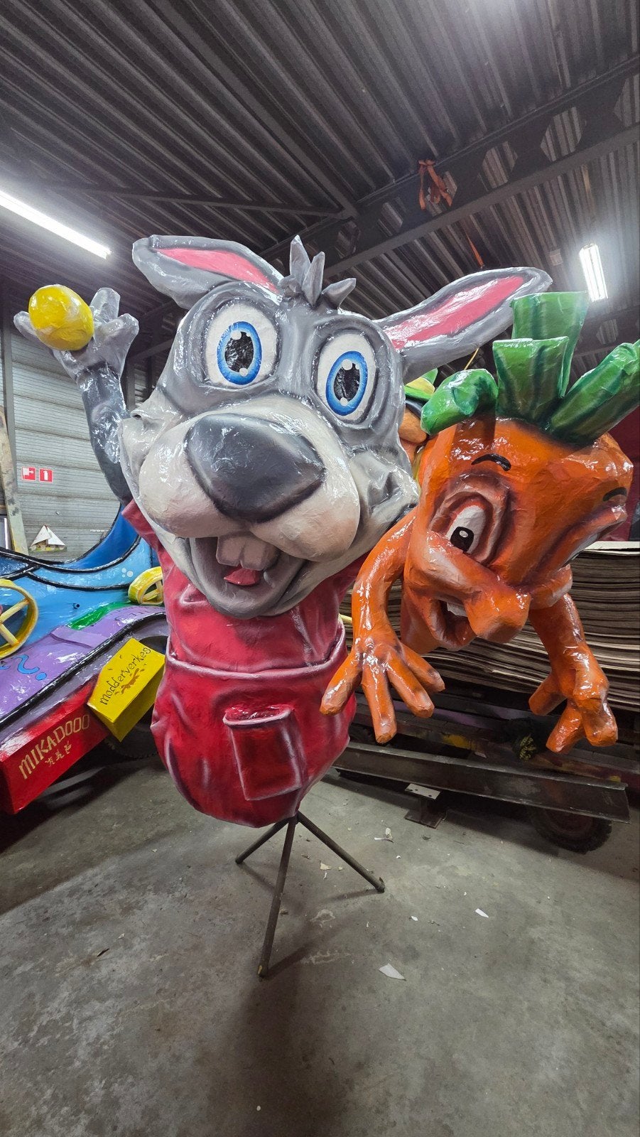 Carnavalspop Konijn te koop, Ophalen, Zo goed als nieuw, Carnaval