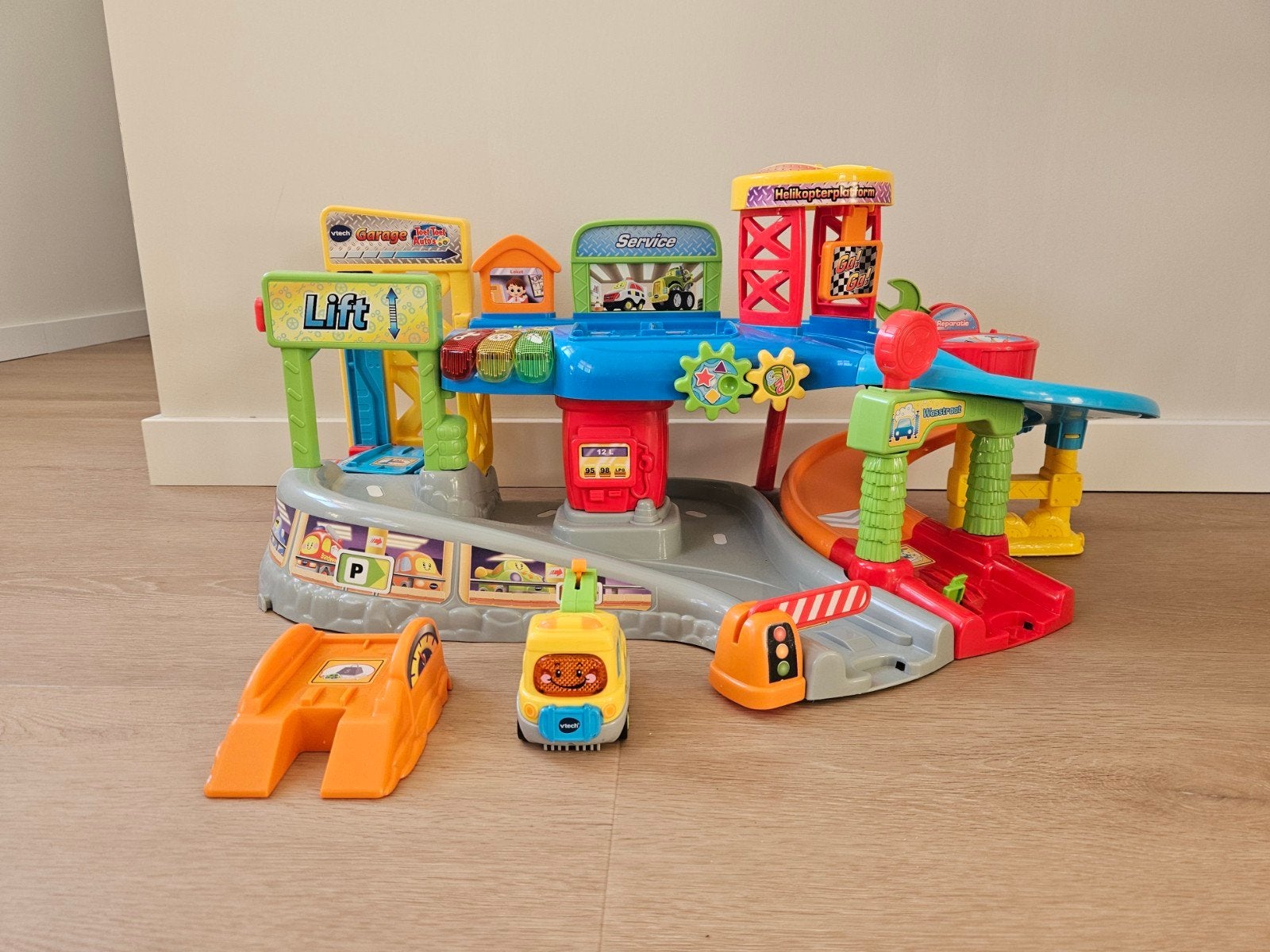VTech Toet Toet Auto's Garage incl. Teun Takelwagen compleet, Kinderen en Baby's, Ophalen of Verzenden, Zo goed als nieuw
